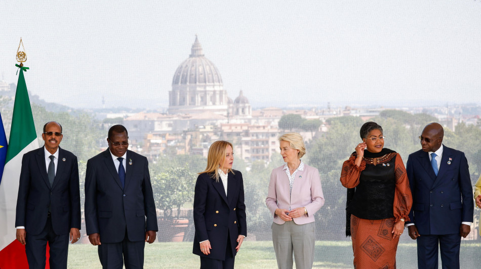 Meloni lancia iniziativa per abbattere debito dell'Africa
