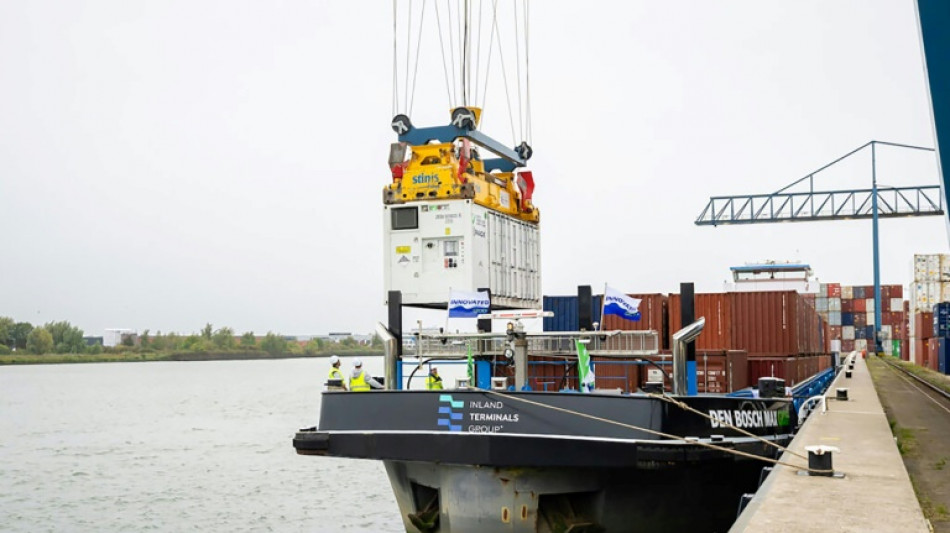 Barcos fluviales eléctricos navegan en Países Bajos hacia el objetivo de cero emisiones