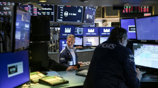 Wall Street termine dans le vert, mais l'incertitude r&egrave;gne