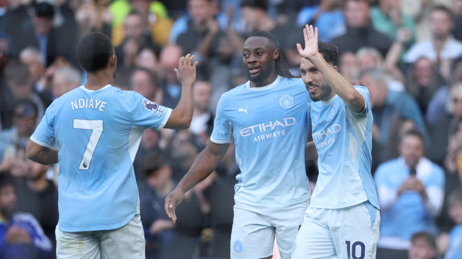 Premier: il City fa 5-3 ed &egrave; solo in vetta, vittoria da ex per Iraola