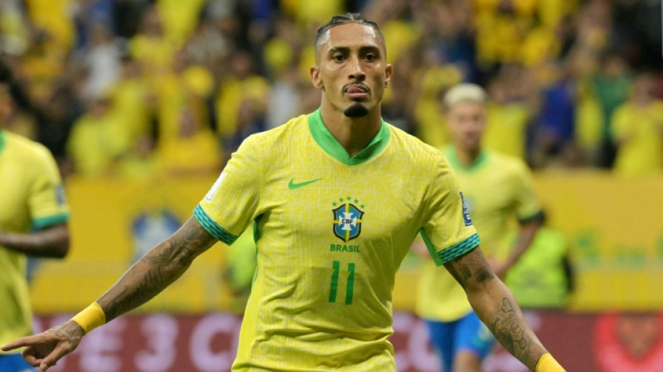 Em grande fase, Raphinha assume protagonismo na Sele&ccedil;&atilde;o e no Barcelona