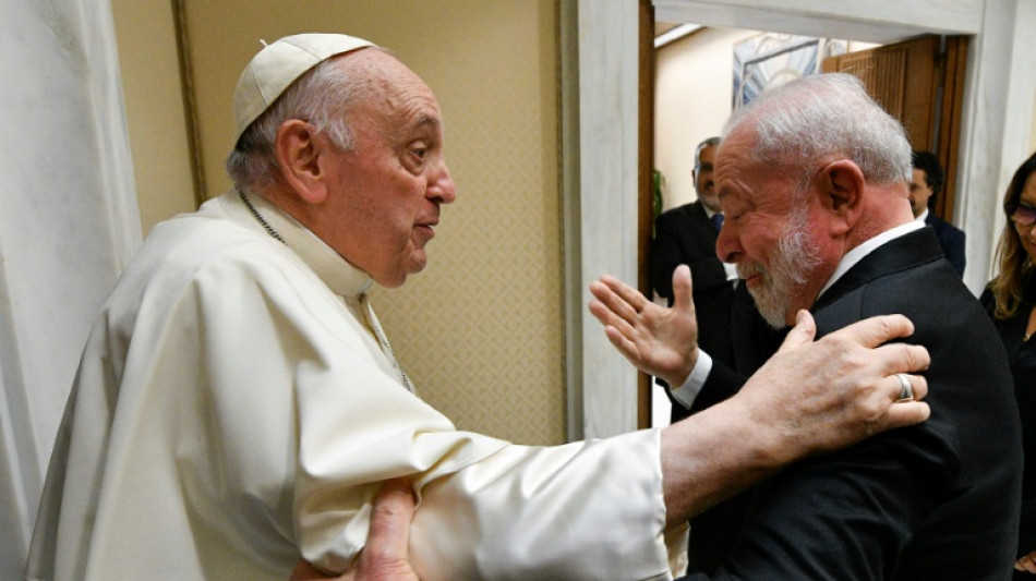 Lula se re&uacute;ne con el papa Francisco antes de una cumbre en Par&iacute;s sobre el pacto financiero