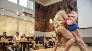 Japon: l'app&eacute;tit des touristes &eacute;trangers pour le sumo aiguis&eacute; par la pand&eacute;mie