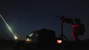 Media, centinaia di droni su Kiev, a fuoco tre edifici