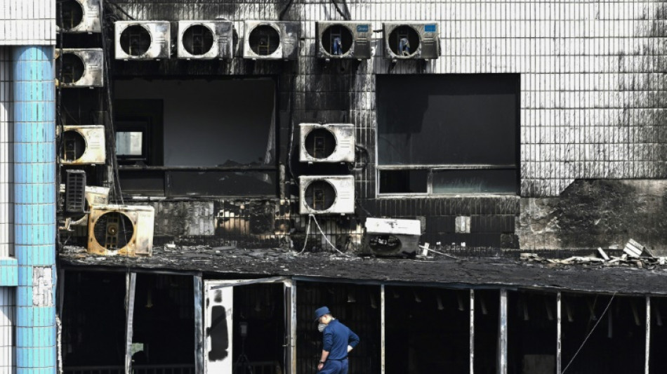 Au moins 29 morts dans l'incendie d'un h&ocirc;pital &agrave; P&eacute;kin, le directeur arr&ecirc;t&eacute;