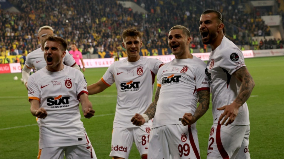 Foot: Galatasaray sacr&eacute; champion de Turquie
