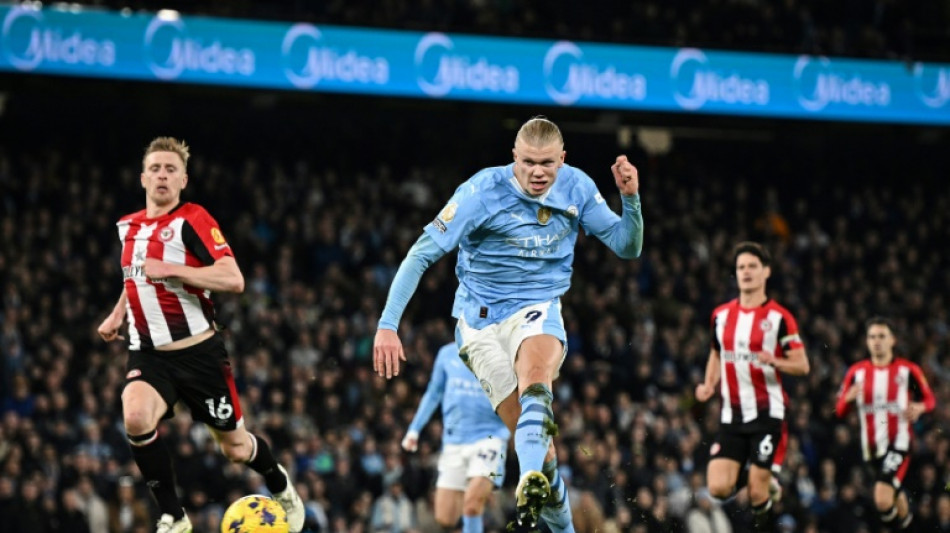 City vence Brentford em jogo atrasado e fica a um ponto do l&iacute;der Liverpool