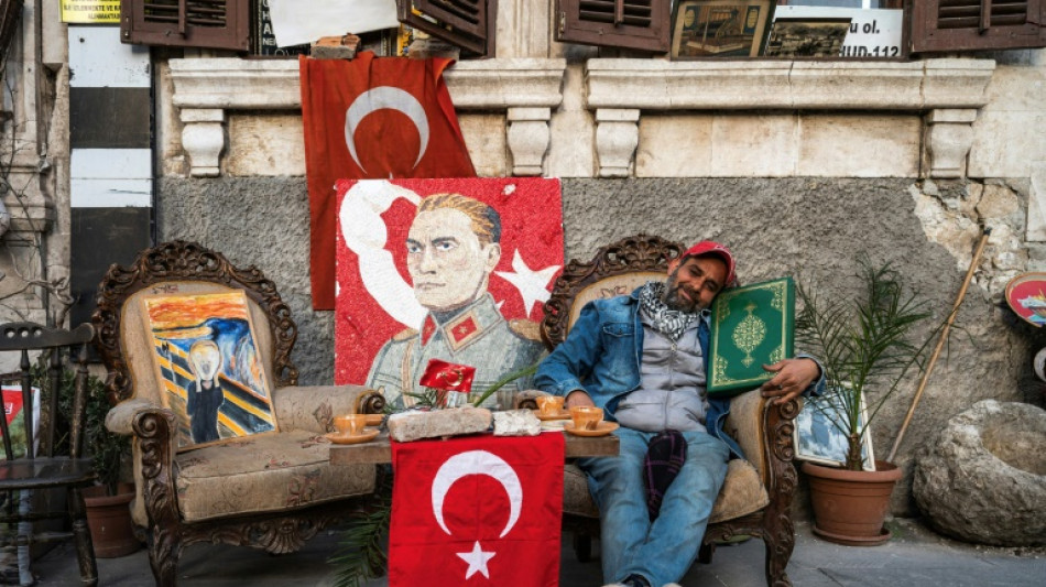 Turquie: les avocats dans les ruines en qu&ecirc;te de justice