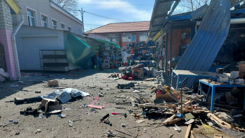 Ataques russos deixam um morto e 30 feridos no sul e no leste da Ucr&acirc;nia