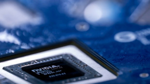 Cierre dispar tras dos en alza en Wall Street; Nvidia bate otro récord