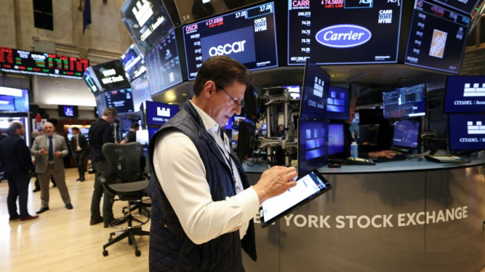 Wall Street recule, plomb&eacute;e par les nouvelles menaces douani&egrave;res de Trump