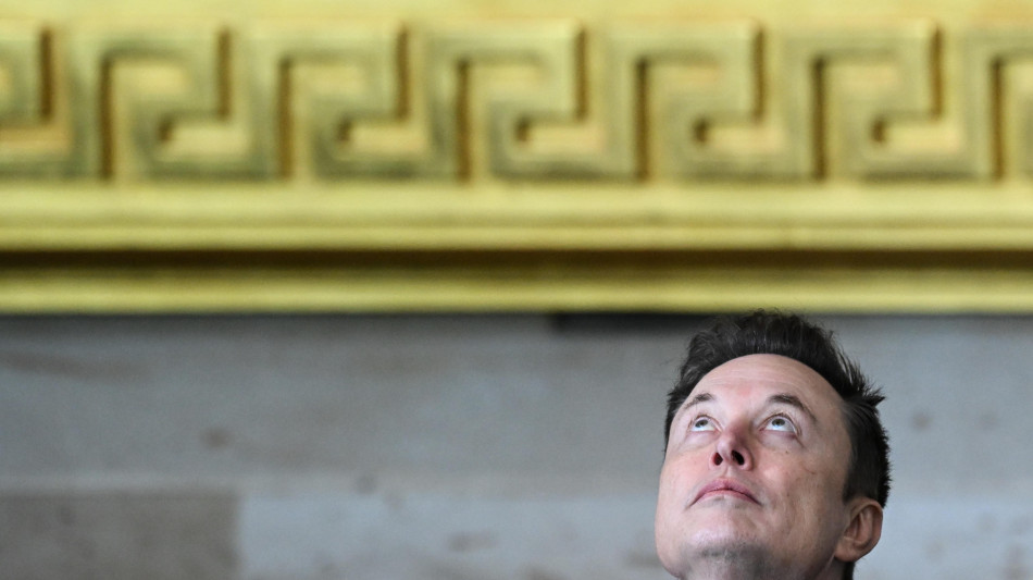 Musk sfida OpenAi, SpaceX investe due miliardi in xAI