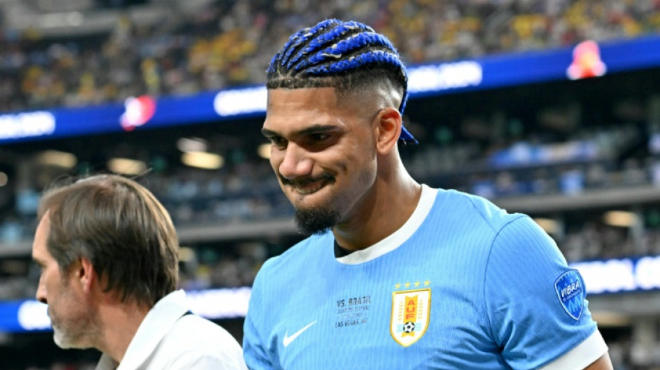 Lesionado em jogo contra o Brasil, uruguaio Ronald Ara&uacute;jo passa por cirurgia