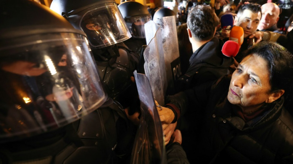 G&eacute;orgie: la police tire des gaz lacrymog&egrave;nes contre des manifestants pro-UE