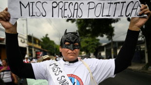 Protesto em El Salvador contra regime de exce&ccedil;&atilde;o durante Miss Universo