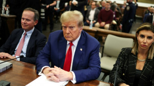 A son proc&egrave;s civil pour fraudes &agrave; New York, Trump d&eacute;nonce encore une "ing&eacute;rence &eacute;lectorale"