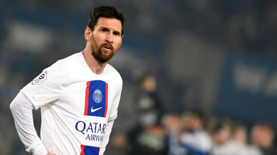PSG oficializa sa&iacute;da de Lionel Messi