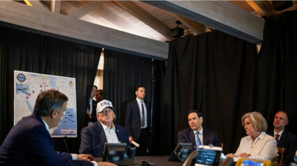 La Maison Blanche publie des photos de Trump pendant les op&eacute;rations contre l'Iran