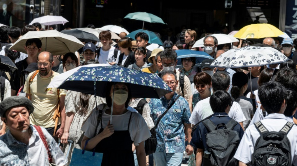 Au Japon, des habits et accessoires réfrigérants pour affronter la canicule
