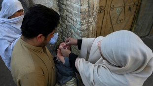 Pakistán celebra un año sin casos de polio, pese a la desconfianza hacia las vacunas