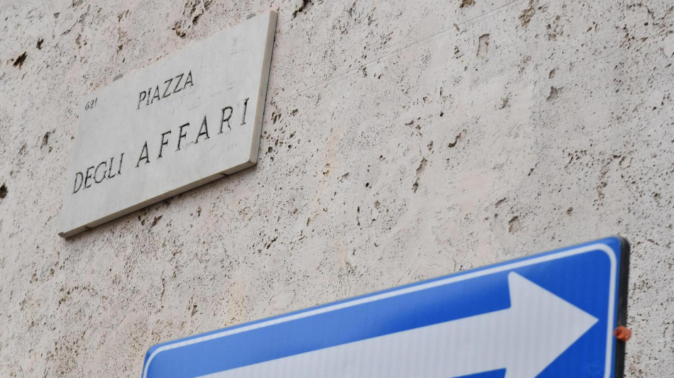 Borsa: Milano gira al rialzo (+0,5%) effetto trimestrali