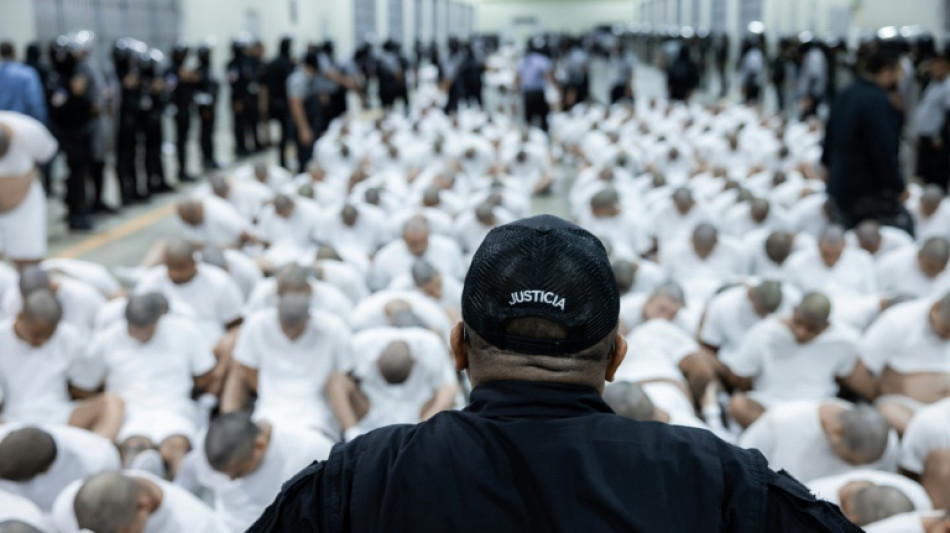 USA schieben mutma&szlig;liche Bandenmitglieder aus Venezuela nach El Salvador ab