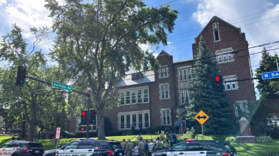 Dos niños muertos y otras 17 personas heridas en tiroteo en iglesia de EEUU