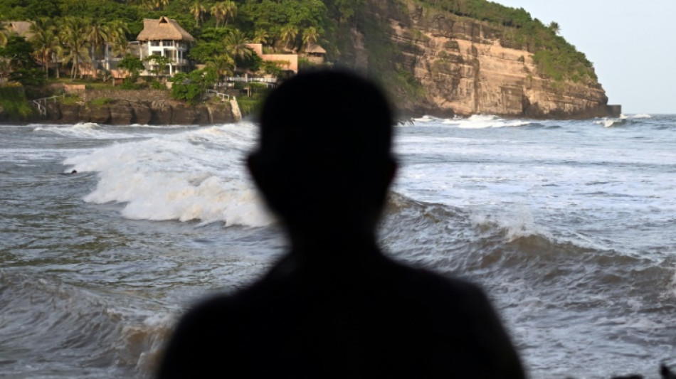 Megaprojetos imobili&aacute;rios prejudicam fam&iacute;lias pobres nas praias de El Salvador