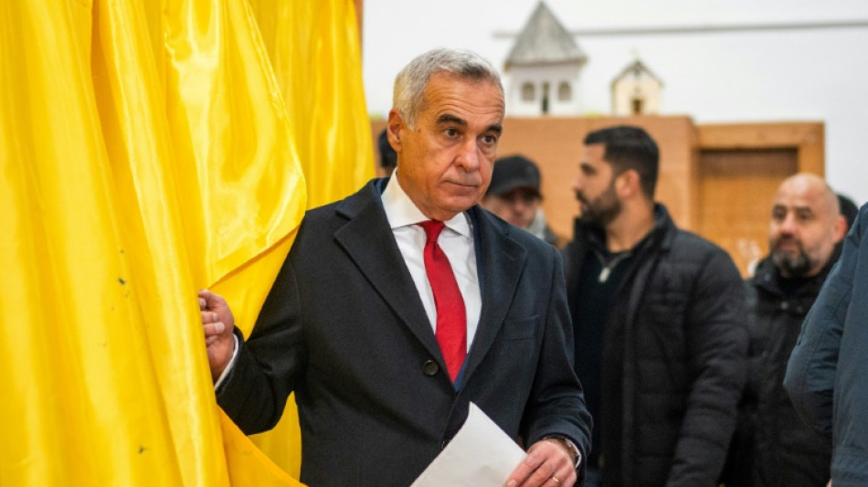 Roumanie : un duel pr&eacute;sidentiel en forme de r&eacute;f&eacute;rendum sur l'avenir europ&eacute;en