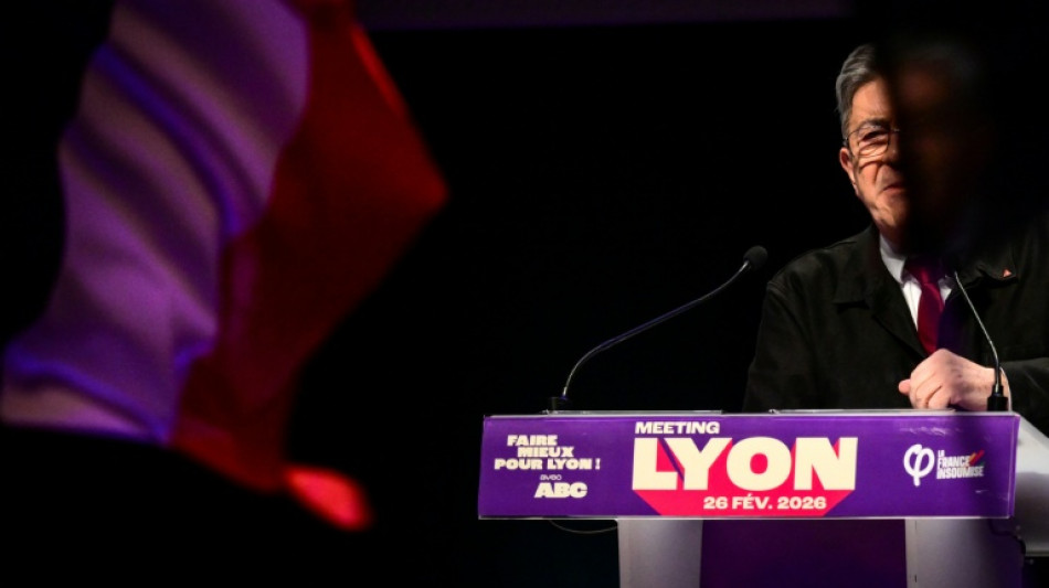 Municipales: en meeting &agrave; Lyon, M&eacute;lenchon d&eacute;fend la Jeune Garde et charge la presse