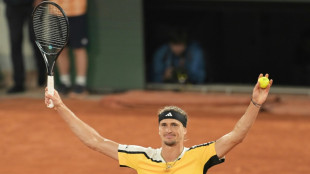 Zverev sobrevive a Griekspoor e avança às oitavas de Roland Garros