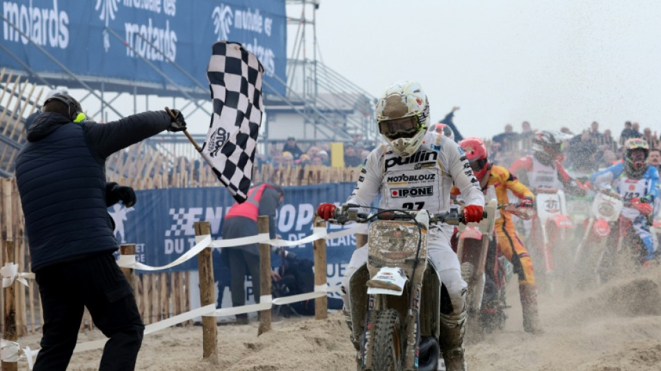 A l'Enduropale du Touquet, adr&eacute;naline, "poireaux" et public en fusion pour la 50e &eacute;dition