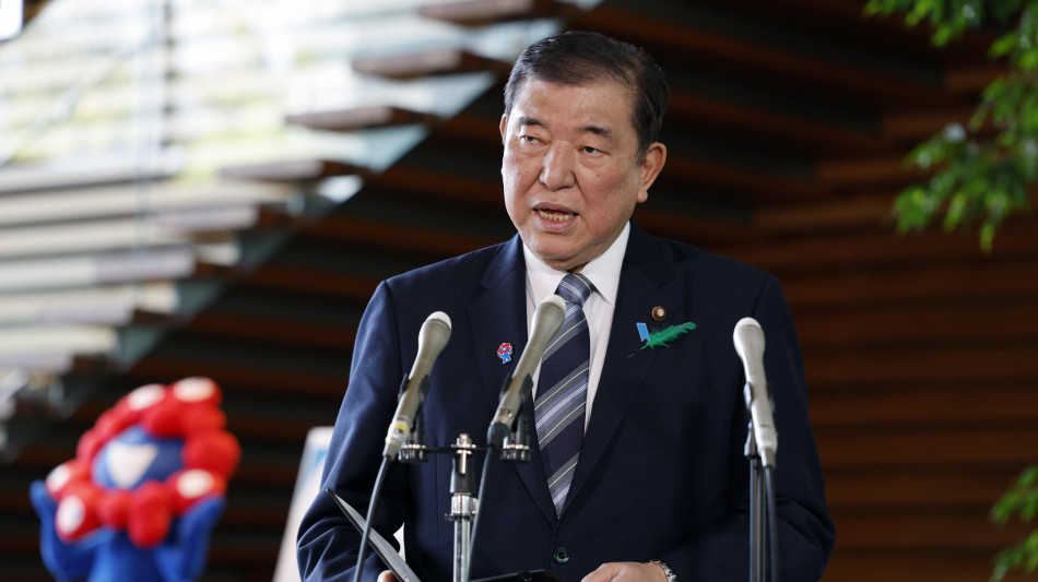 Premier Giappone a Trump, 'sicurezza non collegata ai dazi'