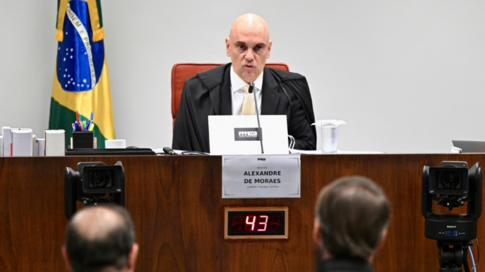 Trump oficializa ameaça de tarifas de 50% ao Brasil 