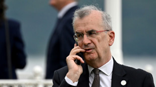 Tutelle du FMI: "nous n'en sommes pas l&agrave;", dit le gouverneur de la Banque de France