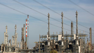 Tarifeinigung in der Chemie: Fast sieben Prozent mehr f&uuml;r 585.000 Besch&auml;ftigte 