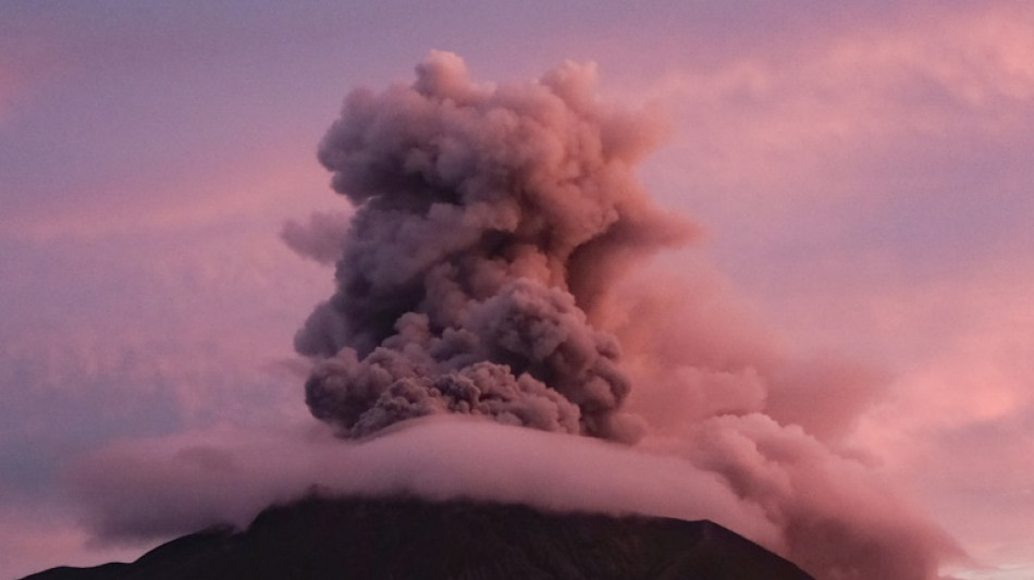 La menace d'un volcan persiste en Indon&eacute;sie apr&egrave;s plusieurs &eacute;ruptions