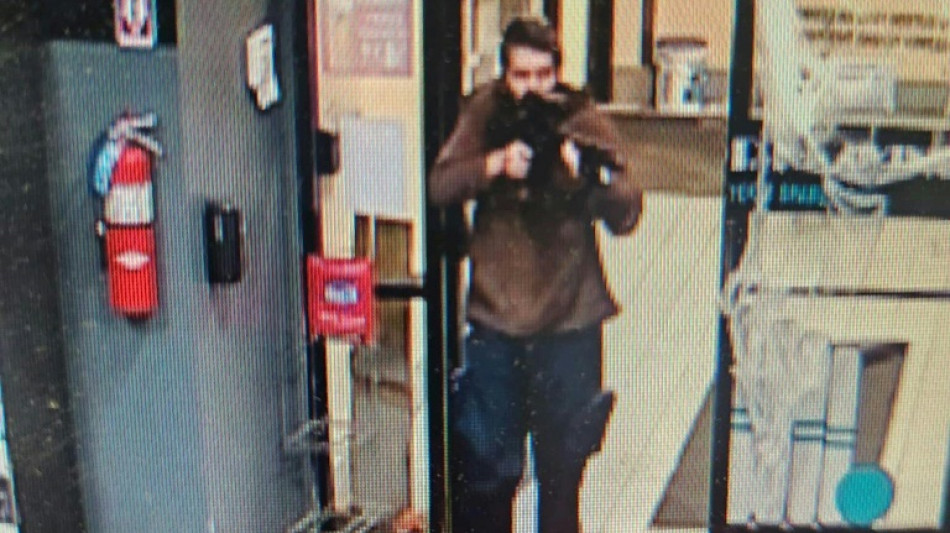 Mindestens 22 Tote bei Schusswaffenangriffen im den USA - T&auml;ter auf der Flucht