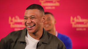 Mbapp&eacute;, stasera cena addio a Parigi, fra gli invitati Macron