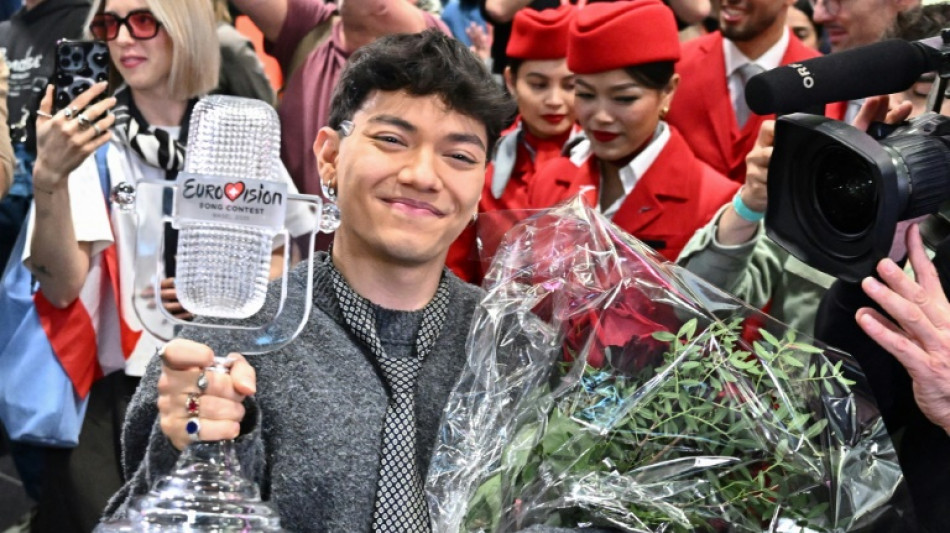 De retour en Autriche, JJ f&ecirc;t&eacute; pour sa victoire &agrave; l'Eurovision