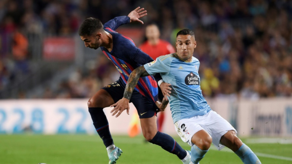 Lateral espanhol Hugo Mallo refor&ccedil;a zaga do Inter