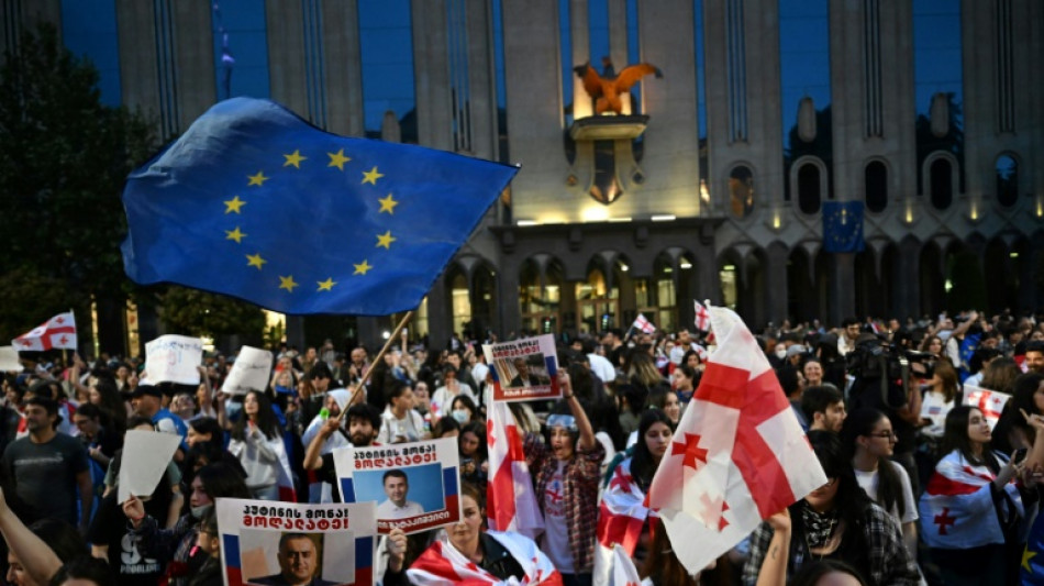 G&eacute;orgie: des dizaines de milliers de manifestants de nouveau dans la rue