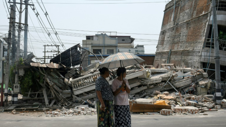 Mianmar faz um minuto de sil&ecirc;ncio em mem&oacute;ria dos mais de 2.700 mortos no terremoto